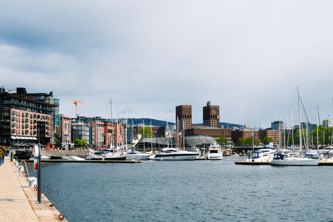 De nombreuses terrasses ouvrent sur les quais du nouveau quartier d'Aker Brygge © Pierre Gunther