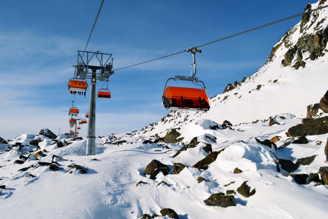 Chaque année, la station s’agrandit par la construction de nouvelles remontées mécaniques © Pierre Gunther 