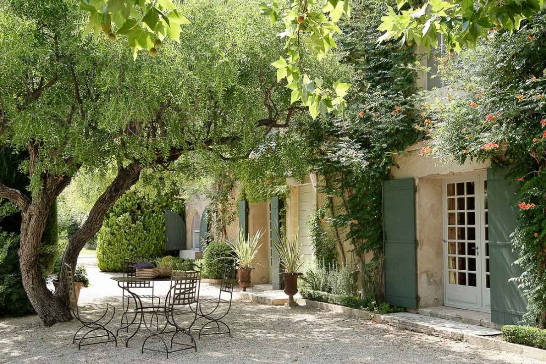 Baumanière : l'adresse mythique des Baux-de-Provence et son restaurant 3-étoiles, l'Oustau de Baumanière © L.Parrault