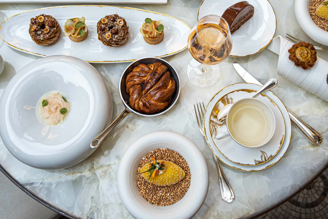 Tea Time au Four Seasons Hotel George V Paris © Bouchey.my