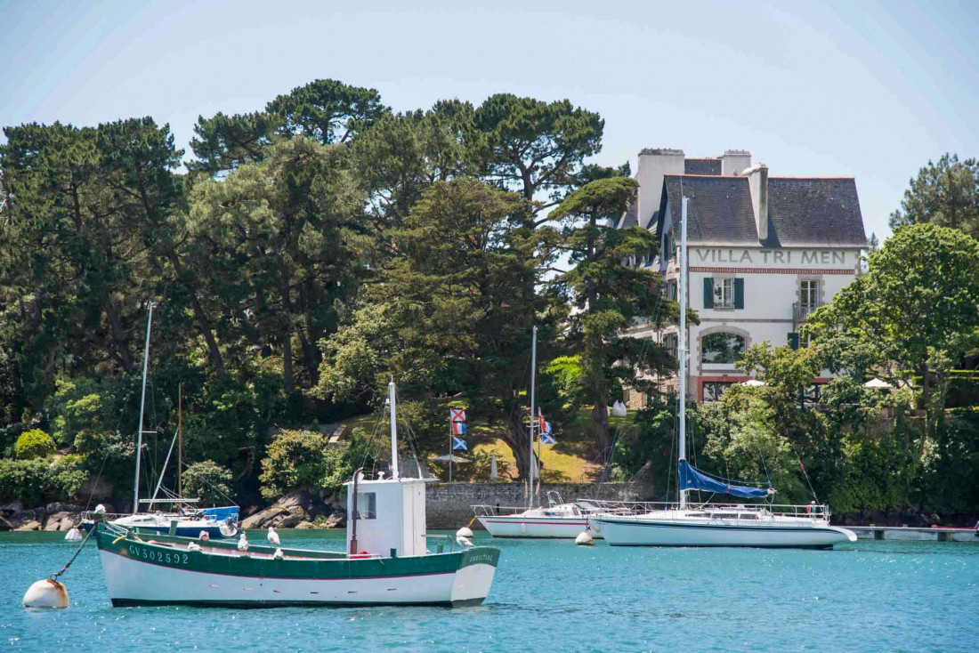 Le restaurant étoilé Les Trois Rochers prend ses quartiers dans la Villa Tri Men, sur les rives du Finistère Sud © les Collectionneurs