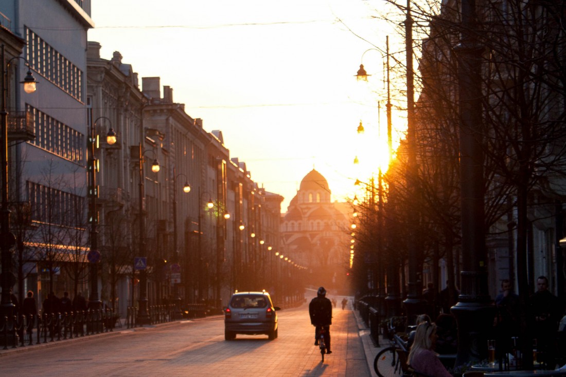 Coucher de soleil sur Vilnius, la capitale lituanienne © ##Nereta S@@http://www.realisbeautifulstock.lt/en/author/nereta-s
