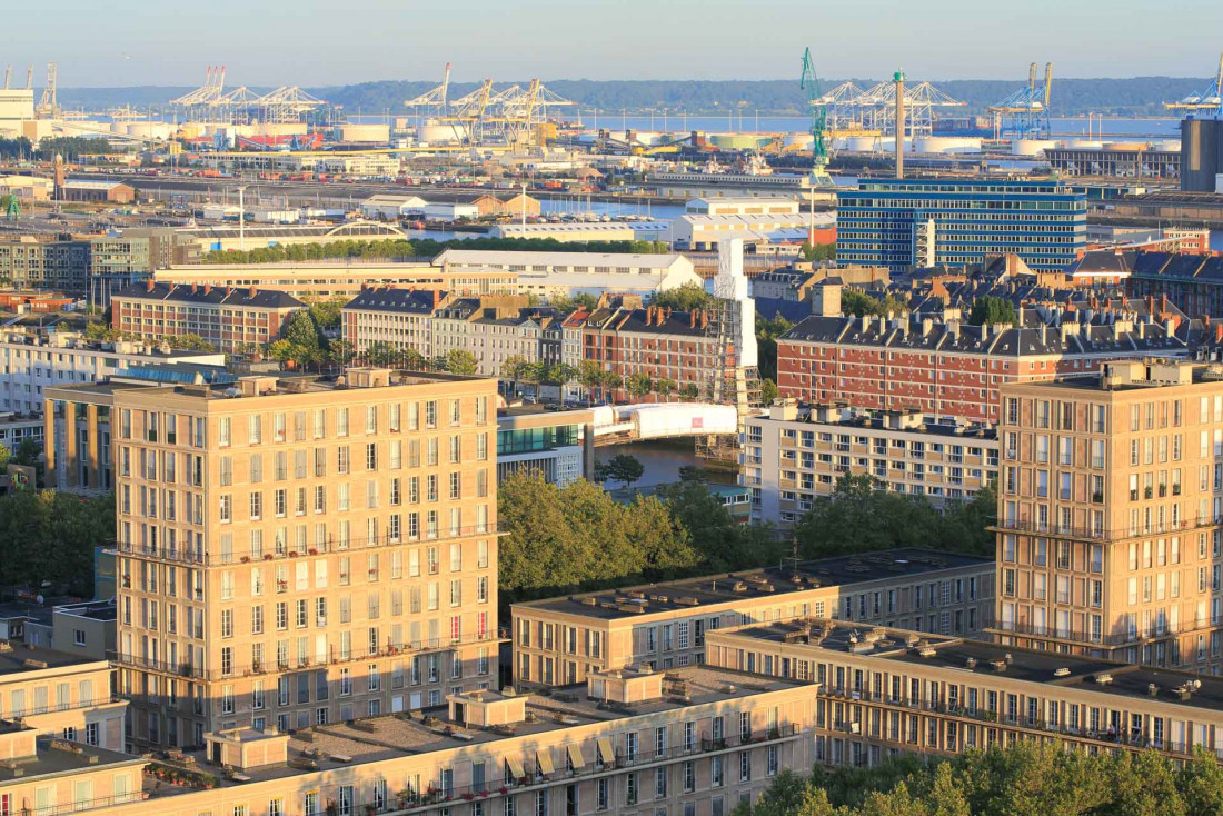 La ville depuis le 18ème étage de la tour de l'hôtel de ville © Ludovic Maisant - LHENT