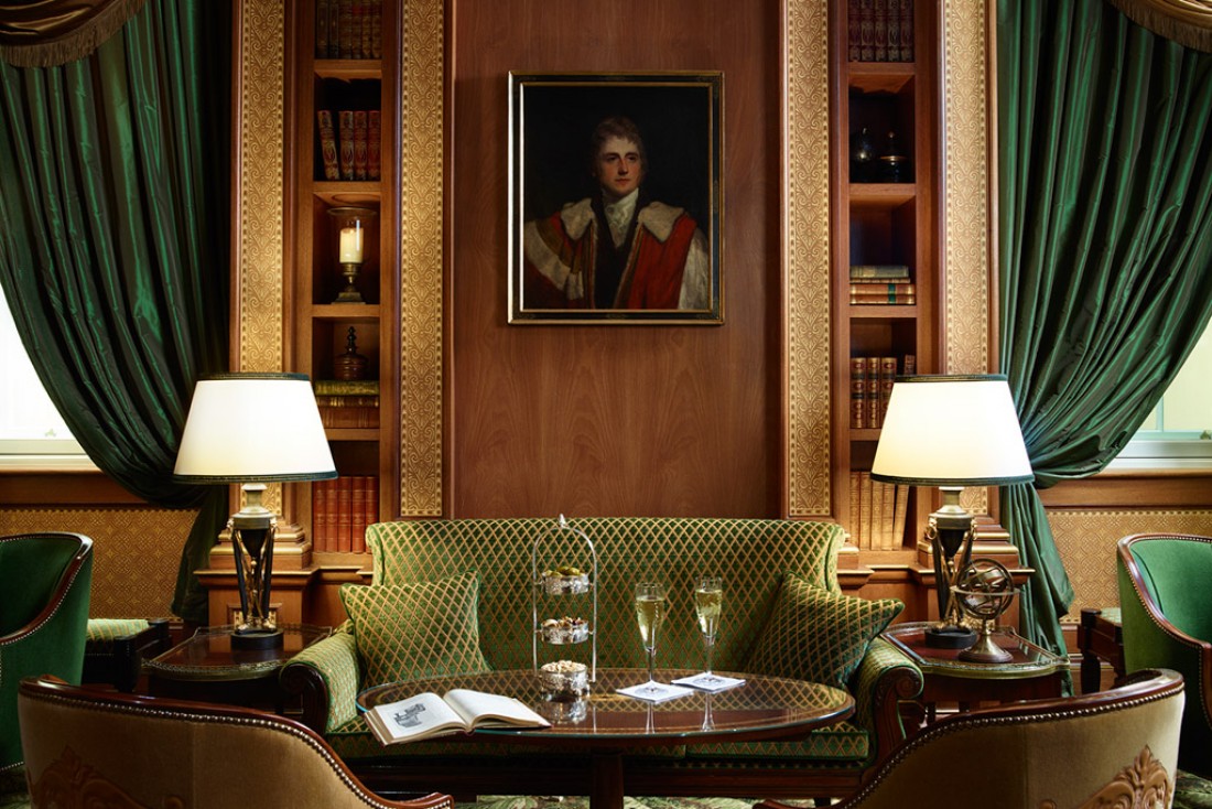 Le très raffiné Library Bar du The Lanesborough à Londres : plus de 200 références de cognac y sont proposées.