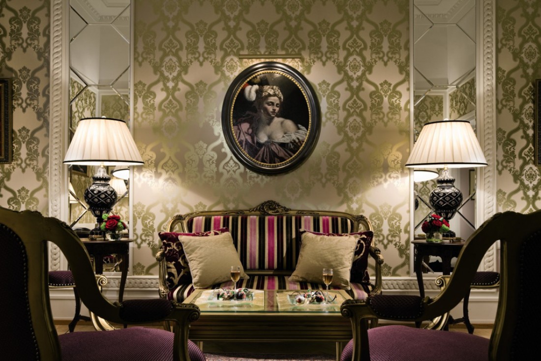 Le salon de la Suite Fabergé, l’une des fastueuses Suites Historiques du Belmond Grand Hotel Europe à Saint-Pétersbourg | © Belmond