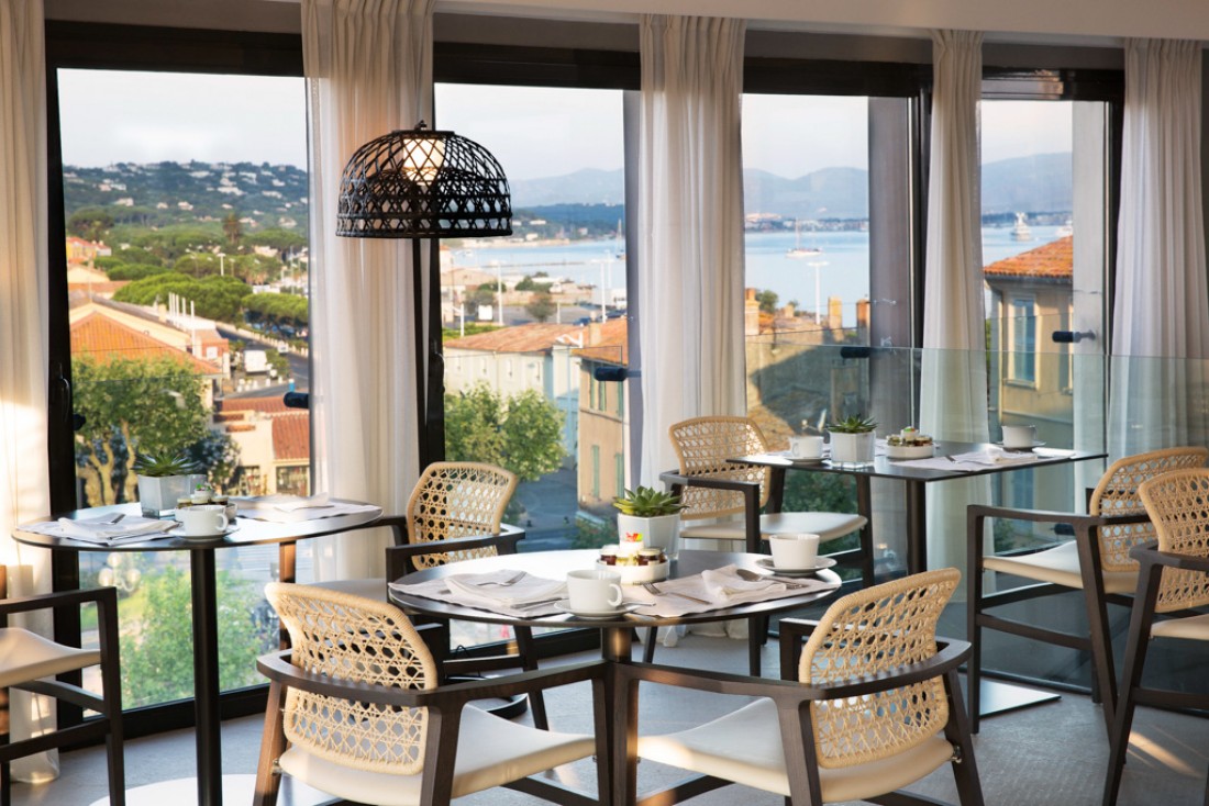 Petit-déjeuner avec vue | © Hôtel de Paris Saint-Tropez