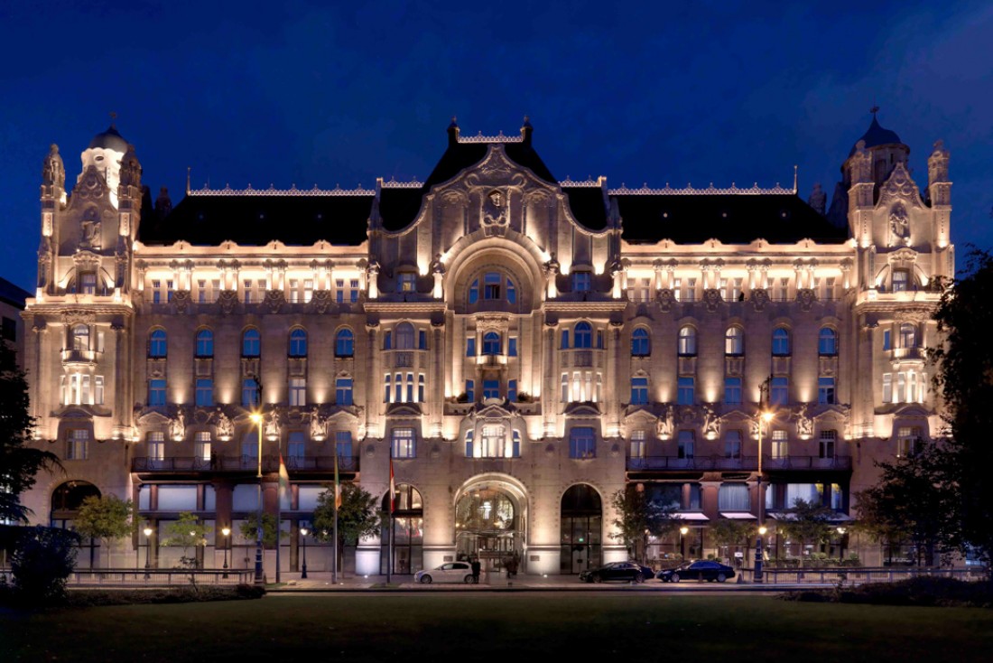 Le Gresham Palace illuminé© Four Seasons Hotels and Resorts