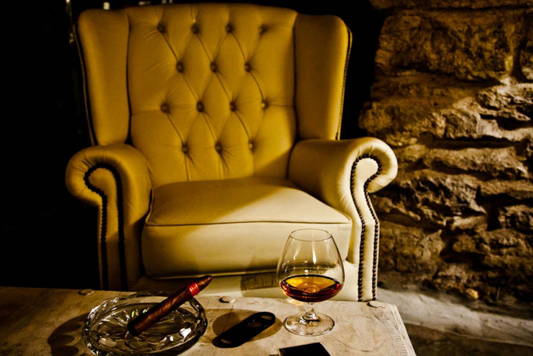 Le très chic Cigar Lounge, dans les caves de l’hôtel | © Hotel Schlössle