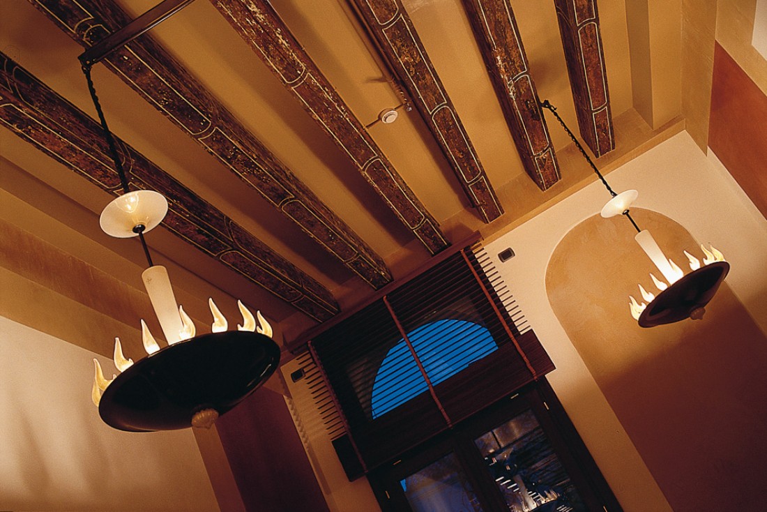 Lustres au premier étage de l'hôtel, le piano nobile | © Ca' Pisani Hotel