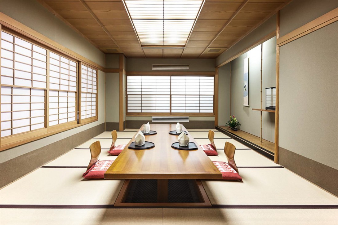 Salle à manger japonaise traditionnelle au restaurant étoilé Yamazato | © Hotel Okura Amsterdam