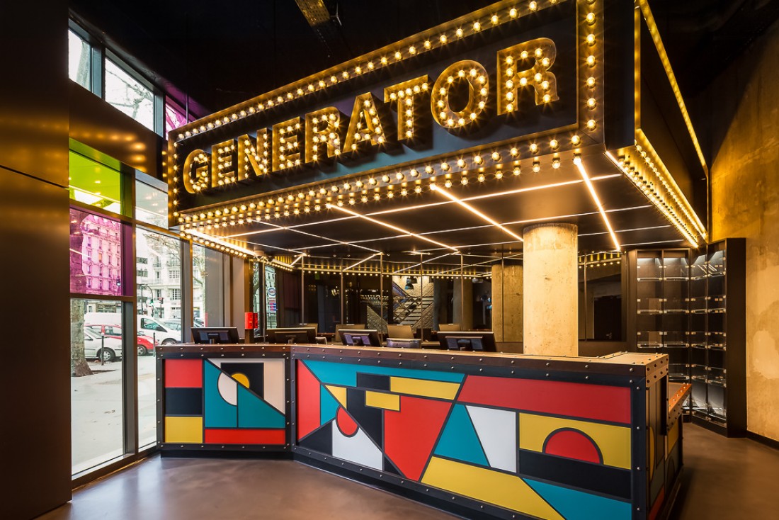 Coloré et contemporain, le lobby de Generator Paris donne le ton