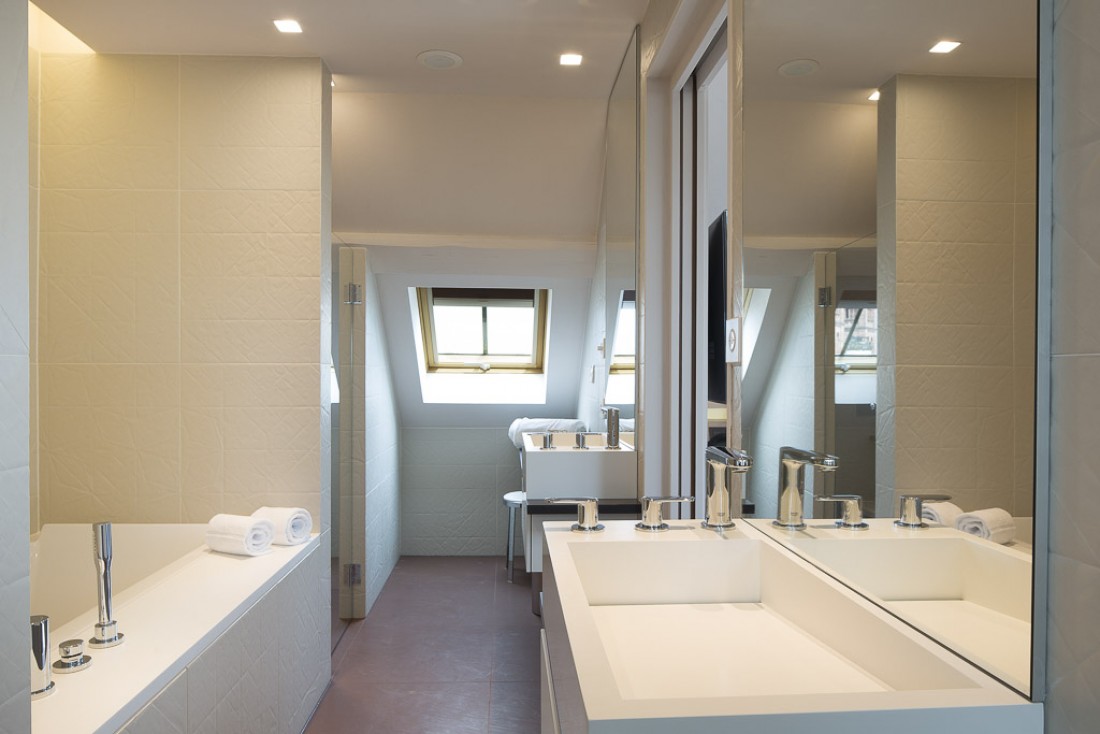 La très belle salle de bain d’une junior suite.  | © Hôtel D