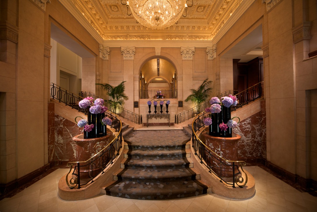 La majestueuse entrée du Peninsula. © The Peninsula Hotels