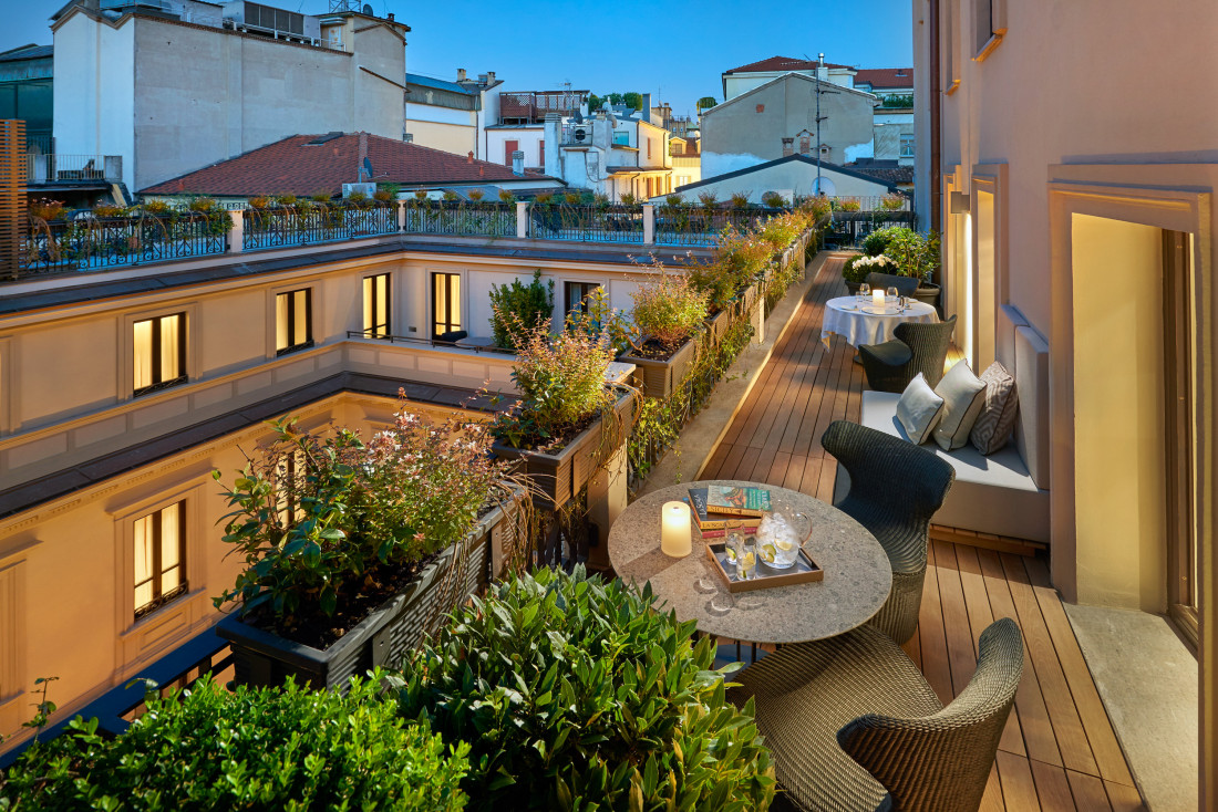 ... et certaines chambres et suites offrent même une terrasse (ici une Terrace Suite </i>). © Mandarin Oriental