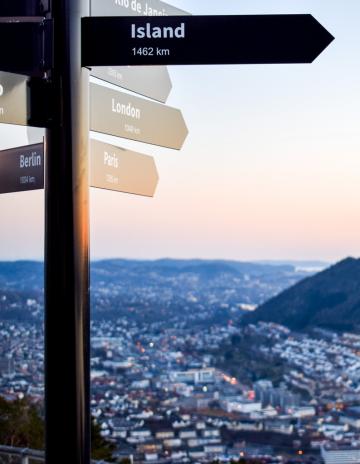 Vue sur tout Bergen depuis les hauteurs du mont Fløyen © YONDER.fr