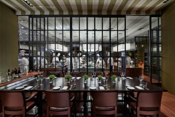 Table du chef au restaurant gastronomique italien Bencotto | © Mandarin Oriental Hotels Group