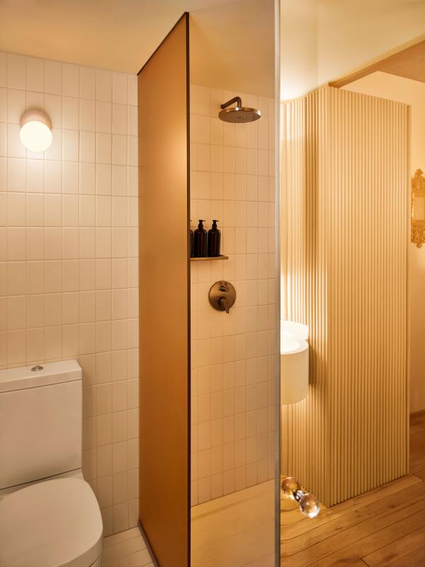 PUBLIC Hotel New York - Salle de bain d'une chambre Queen