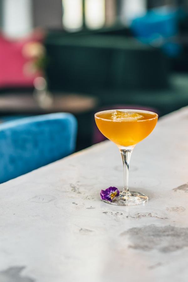 Le bar Green Room au rez-de-chaussée sert une sélection de cocktails inspirés de l’East End londonien.  