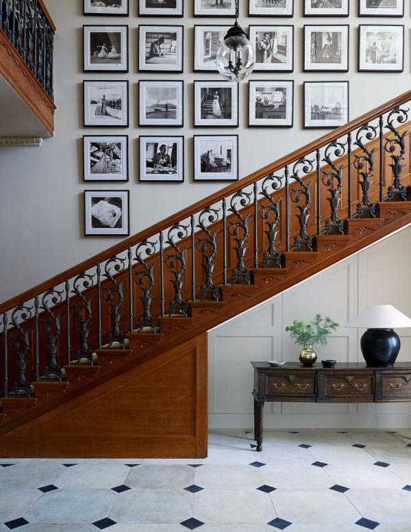 Le lobby et la salle de dessin au chic anglais unique, participent au confort extrême et à l’atmosphère cosy de l’hôtel. 