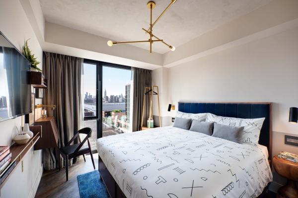 Trois catégories de chambres sont proposées, les cosy, cosy view et roomy, toutes équipées de lits king-size et avec un panier petit-déjeuner livré en chambre.