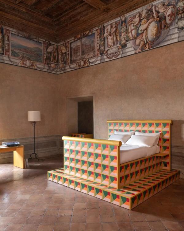 Nuit dans la chambre Debussy de la Villa Médicis en Italie © Daniele Molajoli