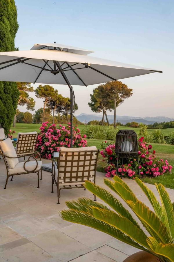 Hôtel & Spa du Castellet, un 5 étoiles avec piscine en Provence © Liveandshoot