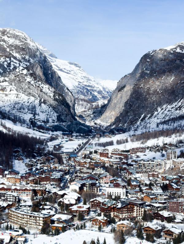 Le village de Val d'Isère vu depuis la télécabine de Solaise © MB|YONDER.fr