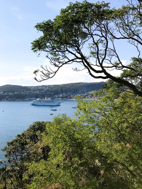 Vue sur la Rade de Villefranche depuis les jardins de la Villa Ephrussi © Yonder.fr