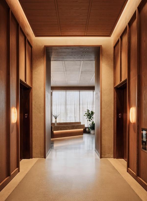 Les espaces communs luxueux de l'hôtel © The Atlas 