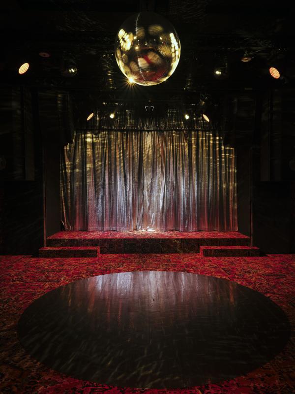 Le Club © Matthieu Salvaing, Bus Palladium