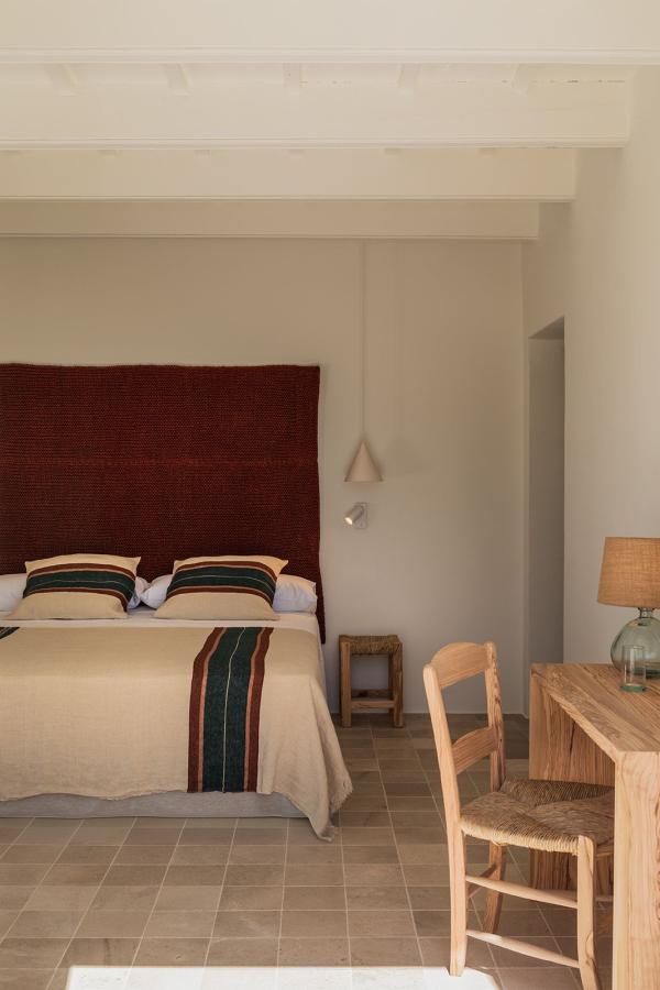 Une chambre dans l'hôtel sur l'île © Sant Ignasi