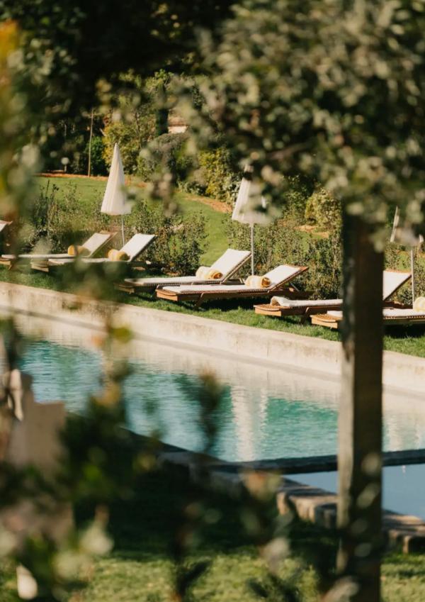 La piscine d'un des plus beaux hôtels du Luberon © Beaumier