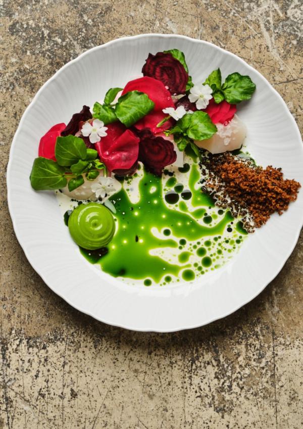 Saint Jacques fumées et betterave © Delphine Constantini