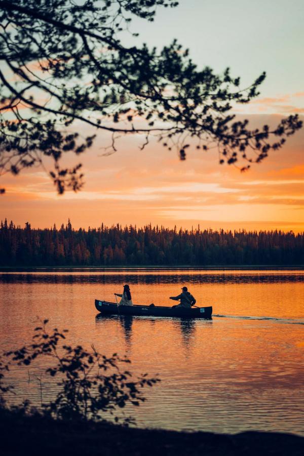 Canoe dans le Parc national de Salla © Visit Finland