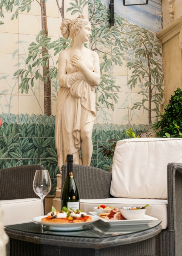 La terrasse du restaurant Assaggio © Castille x BLD La terrasse du restaurant Assaggio © Castille x BLD