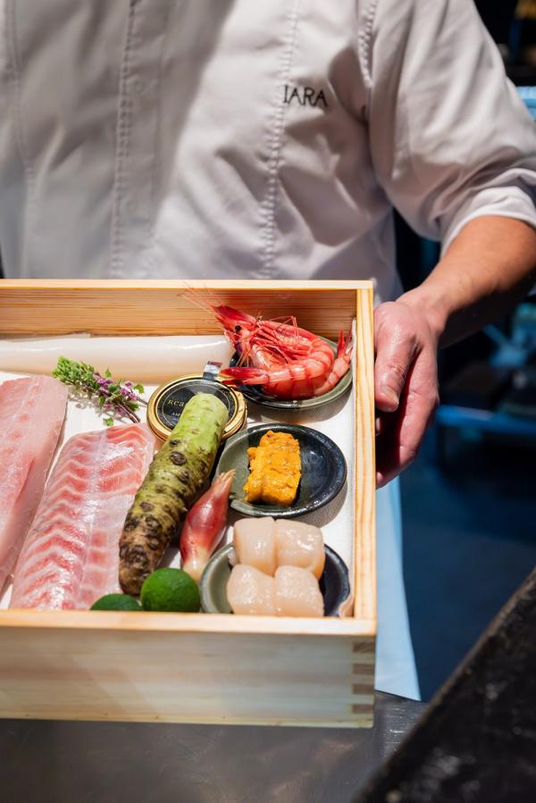 Cuisine omakase dans un restaurant japonais à Barcelone © Studio Vingtrois Jara Cuisine omakase dans un restaurant japonais à Barcelone © Studio Vingtrois Jara