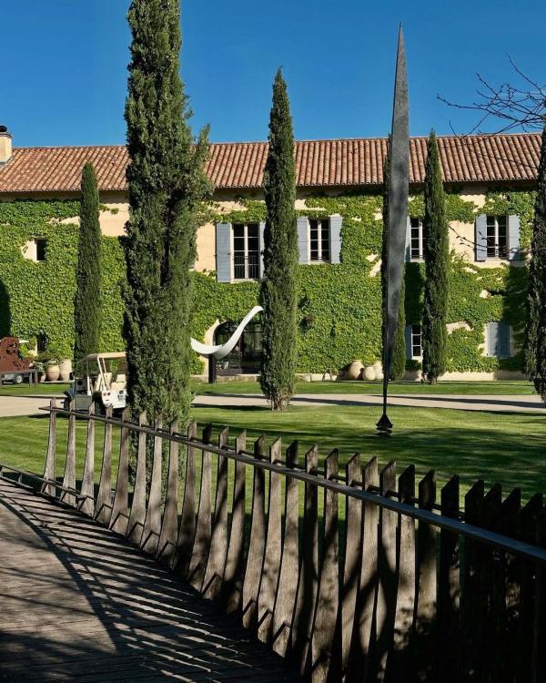 Un des plus beaux hôtels et spas des Alpilles © Domaine de Manville Un des plus beaux hôtels et spas des Alpilles © Domaine de Manville
