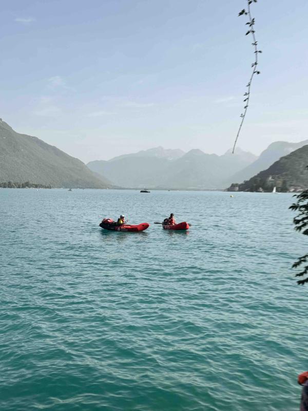 En packcraft sur le lac d’Annecy © Maïa Morgensztern En packcraft sur le lac d'Annecy © Maïa Morgensztern
