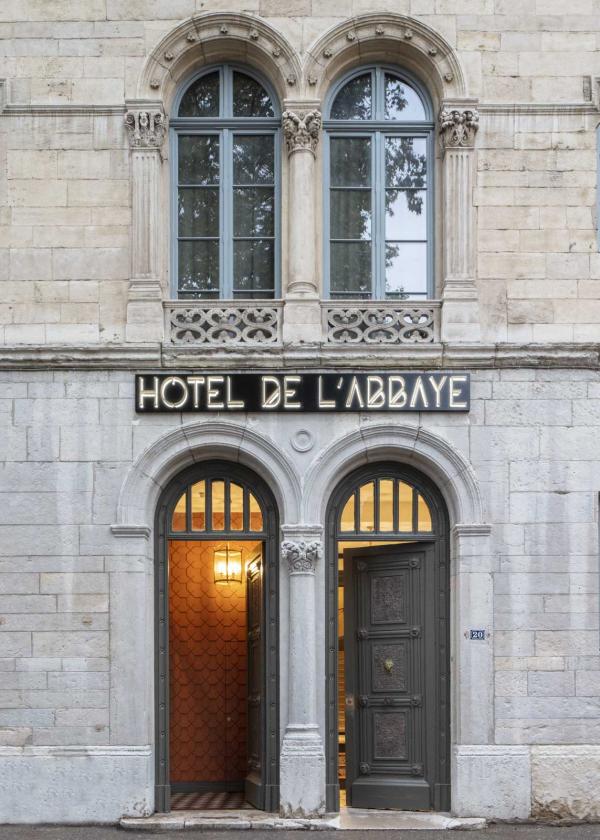 Hôtel l'Abbaye — façade © Guillaume Grasset