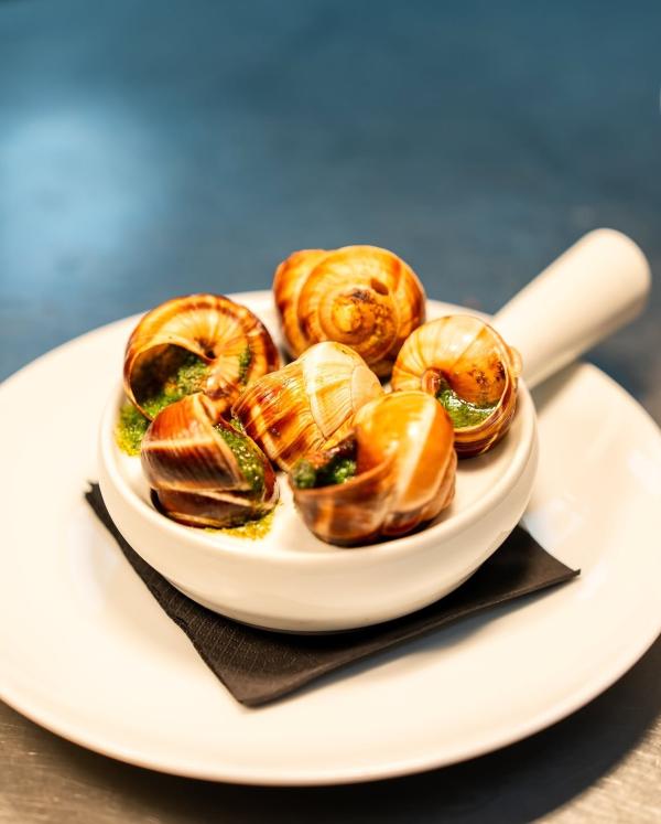 Tradition parisienne et aveyronnaise dans les assiettes de cette brasserie de l'Île Saint Louis © valexagency