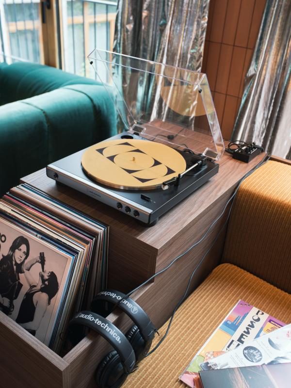 Une station d'écoute vinyl © Tribe Paris Clichy