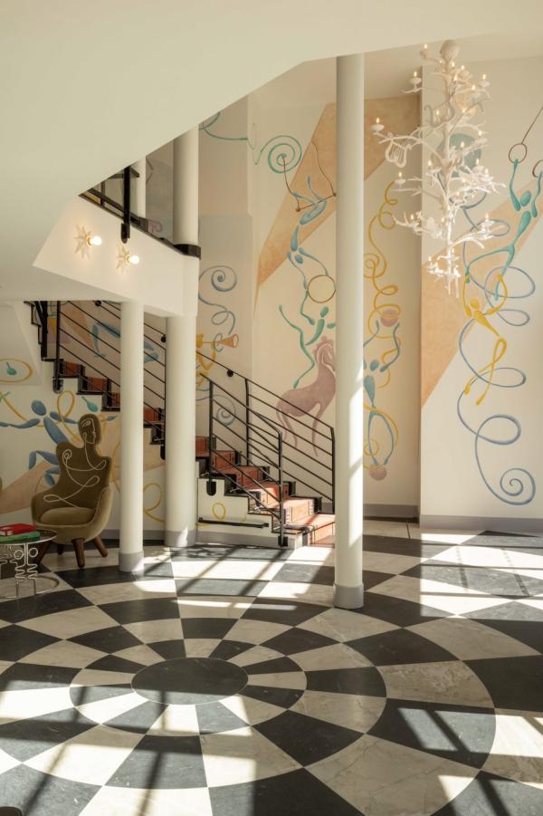 La décoration de l'Hôtel Magnifique signée Vincent Derré, en accord avec les élans créatifs des artistes du 14ème © Christophe Bielsa