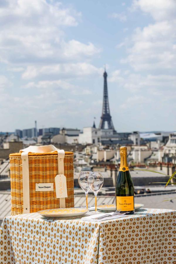 Picnic avec vue, option Picnic to go Veuve Cliquot ©Romain Ricard Picnic avec vue, option Picnic to go Veuve Cliquot ©Romain Ricard