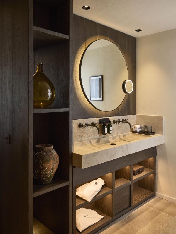 La salle de bain d'une chambre de l'hôtel en Provence © Francis Amiand