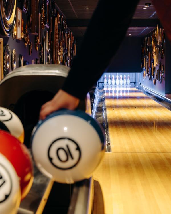 La piste de bowling de l’hôtel insolite © Labo N°3 La piste de bowling de l'hôtel insolite © Labo N°3