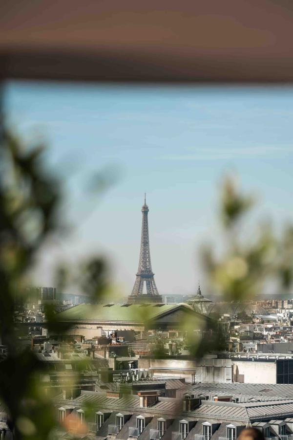 Voir la Tour Eiffel depuis la terrasse du bistrot Balcon © DR