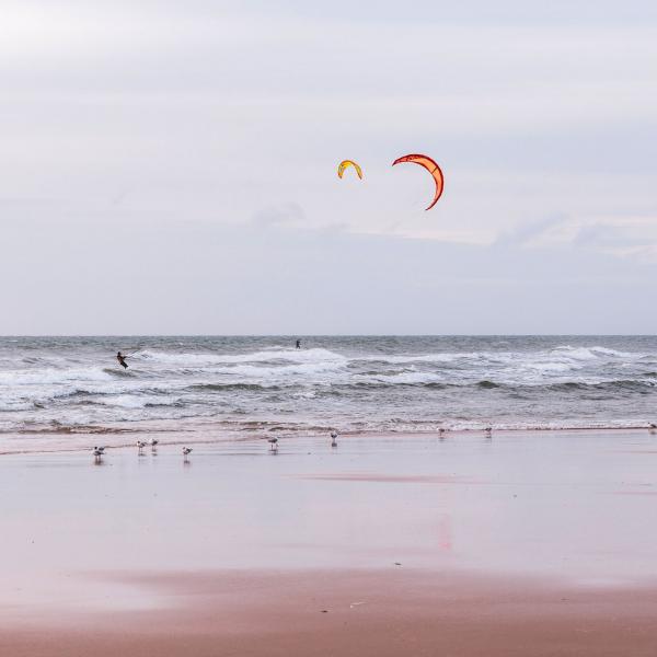 Kitesurf sur la Côte d'Opale © Geoffroy Hauwen