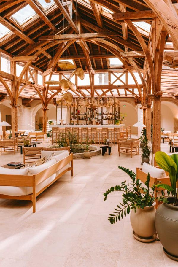 Boire un verre à l'Alambic Bar au © Couvent des Minimes, un Hôtel & Spa L'Occitane en Provence