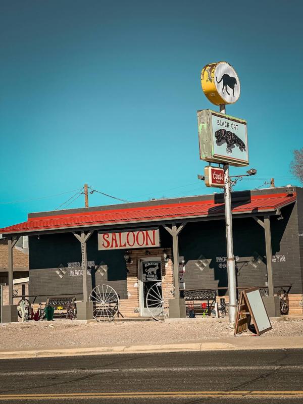 Seligman, ville qui a inspiré le film d’animation Cars sur la route 66 © Crystal Tubens via unsplasU Seligman, ville qui a inspiré le film d’animation Cars sur la route 66 © Crystal Tubens via unsplasU