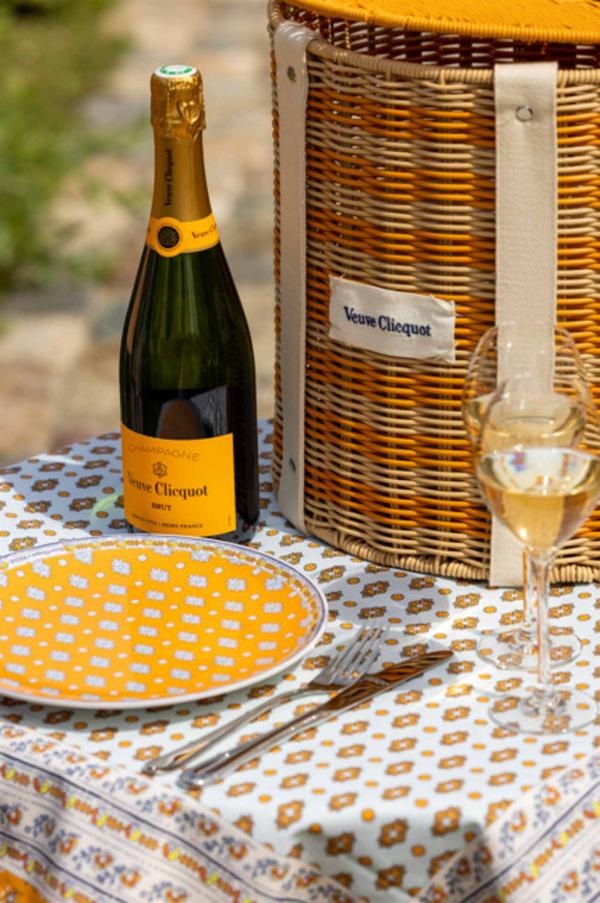 Picnic avec vue, option Picnic to go Veuve Cliquot ©Romain Ricard Picnic avec vue, option Picnic to go Veuve Cliquot ©Romain Ricard